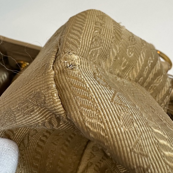 PRADA Handbag Ivory Cream Pebble Leather - Picture 9 of 12